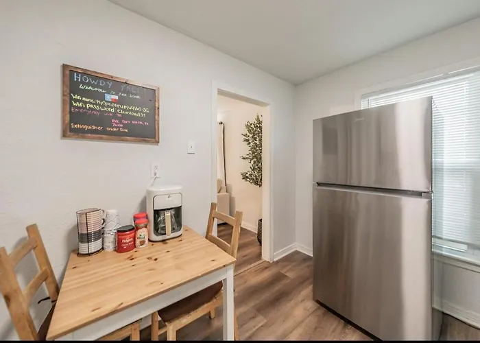 Close To Stockyards - Sleeps 8- Pets Welcome Ferienhaus *