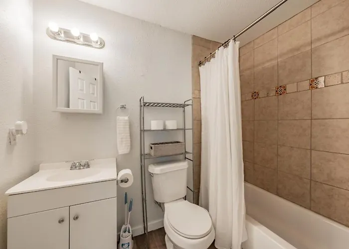 Close To Stockyards - Sleeps 8- Pets Welcome