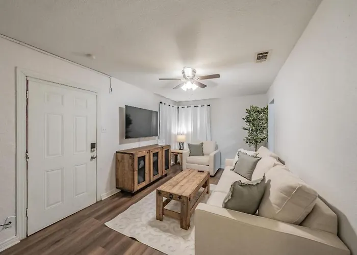 Close To Stockyards - Sleeps 8- Pets Welcome Ferienhaus *